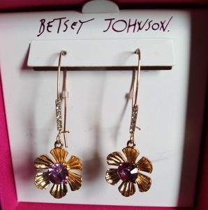 Betsey Johnson 🌺 flower Earrings